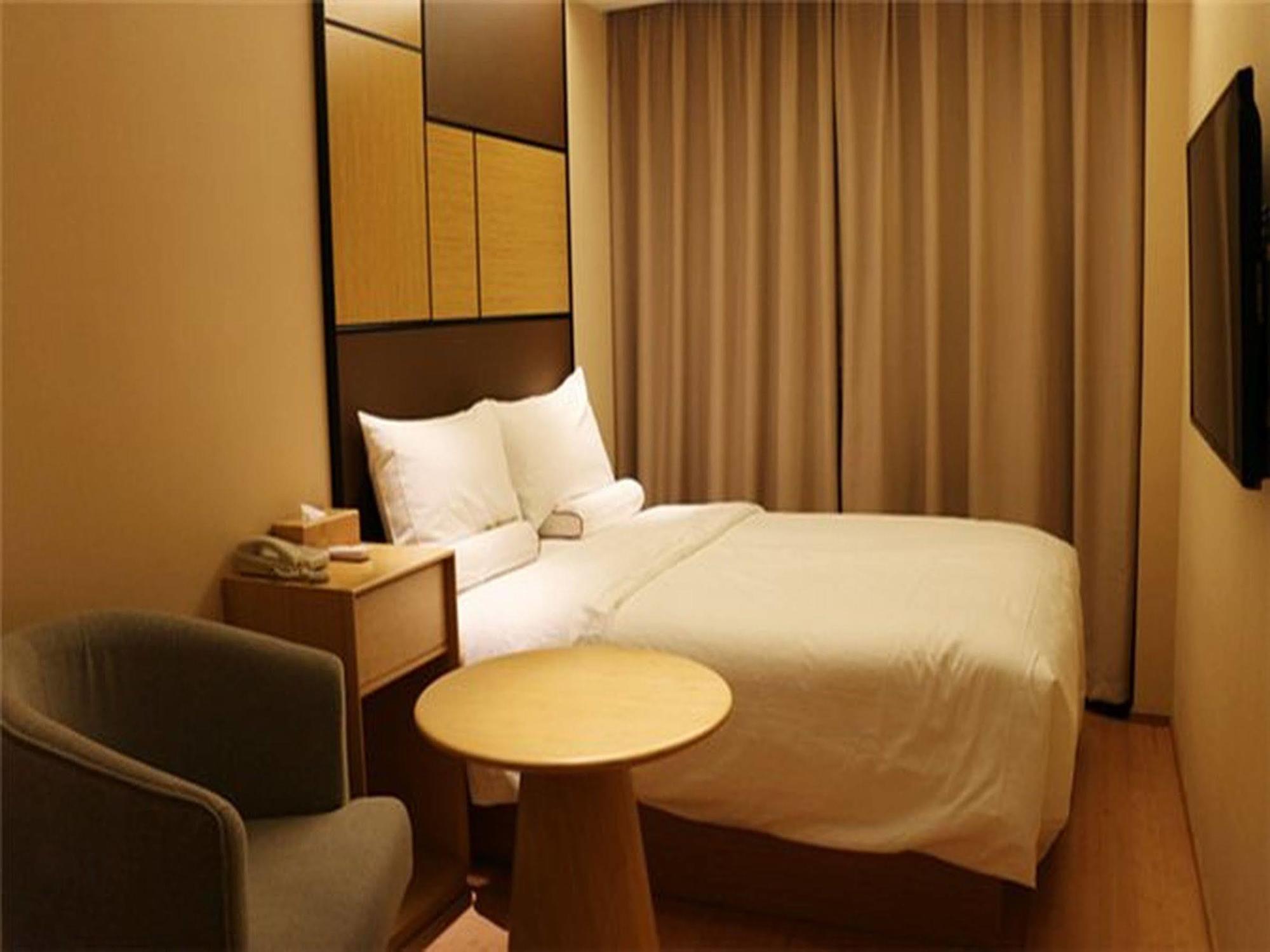 Donghua Hotel Pékin  Extérieur photo